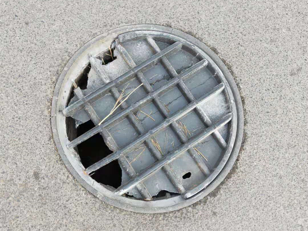  為了道路公共安全，請勿用非標(biāo)井蓋！