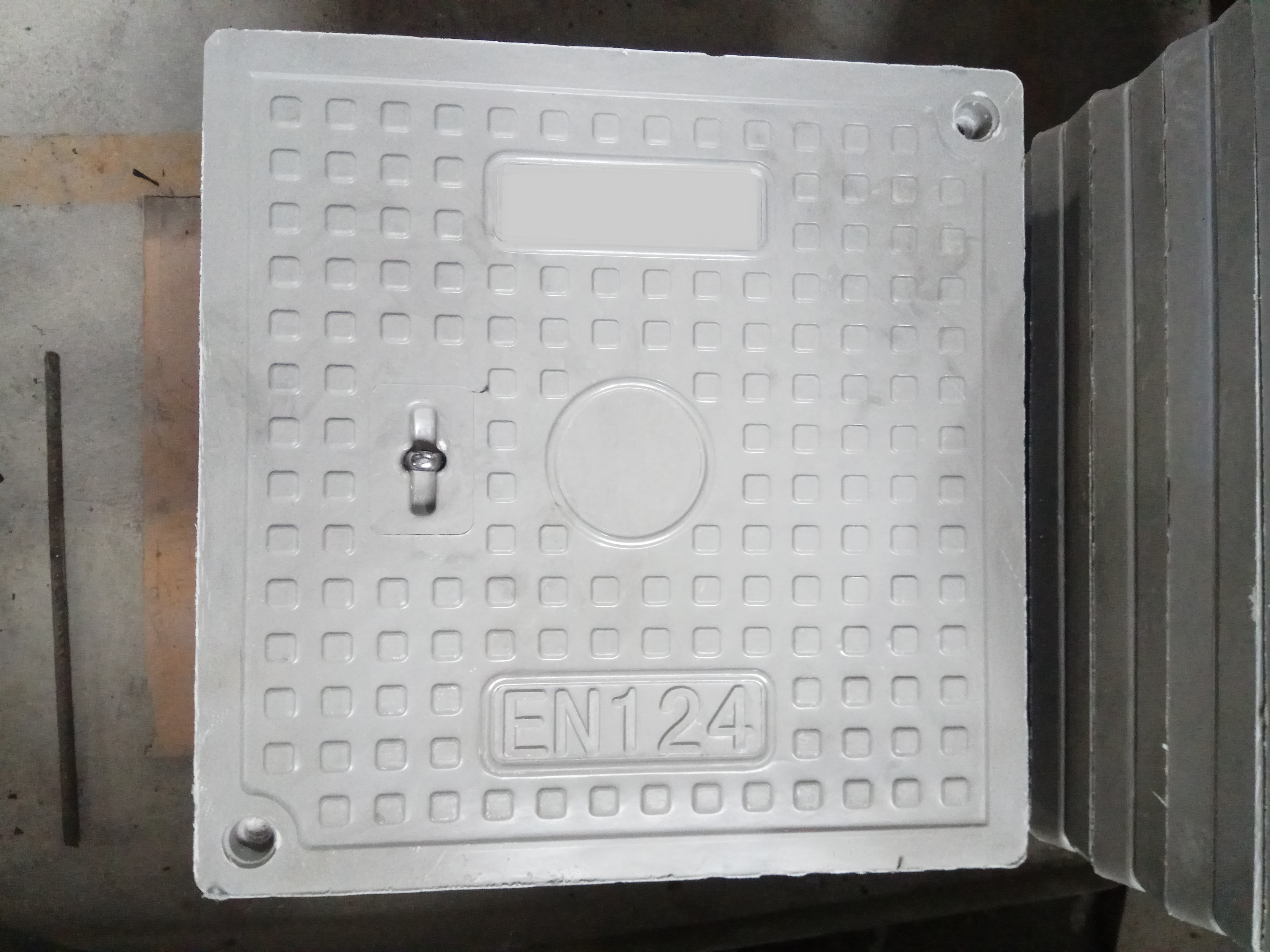  高品質(zhì)復(fù)合樹(shù)脂井蓋有哪些突出特點(diǎn)